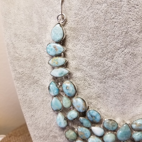 BREATHTAKING NECKLACE NWOT - Picture 6 of 9